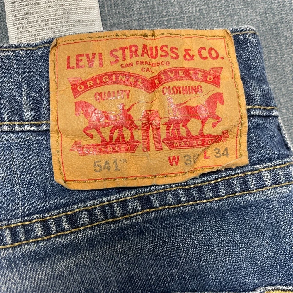 Levis levi 541